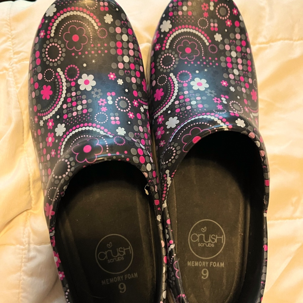 Crush Scrubs Womens Clogs Slip On Memory Foam 9